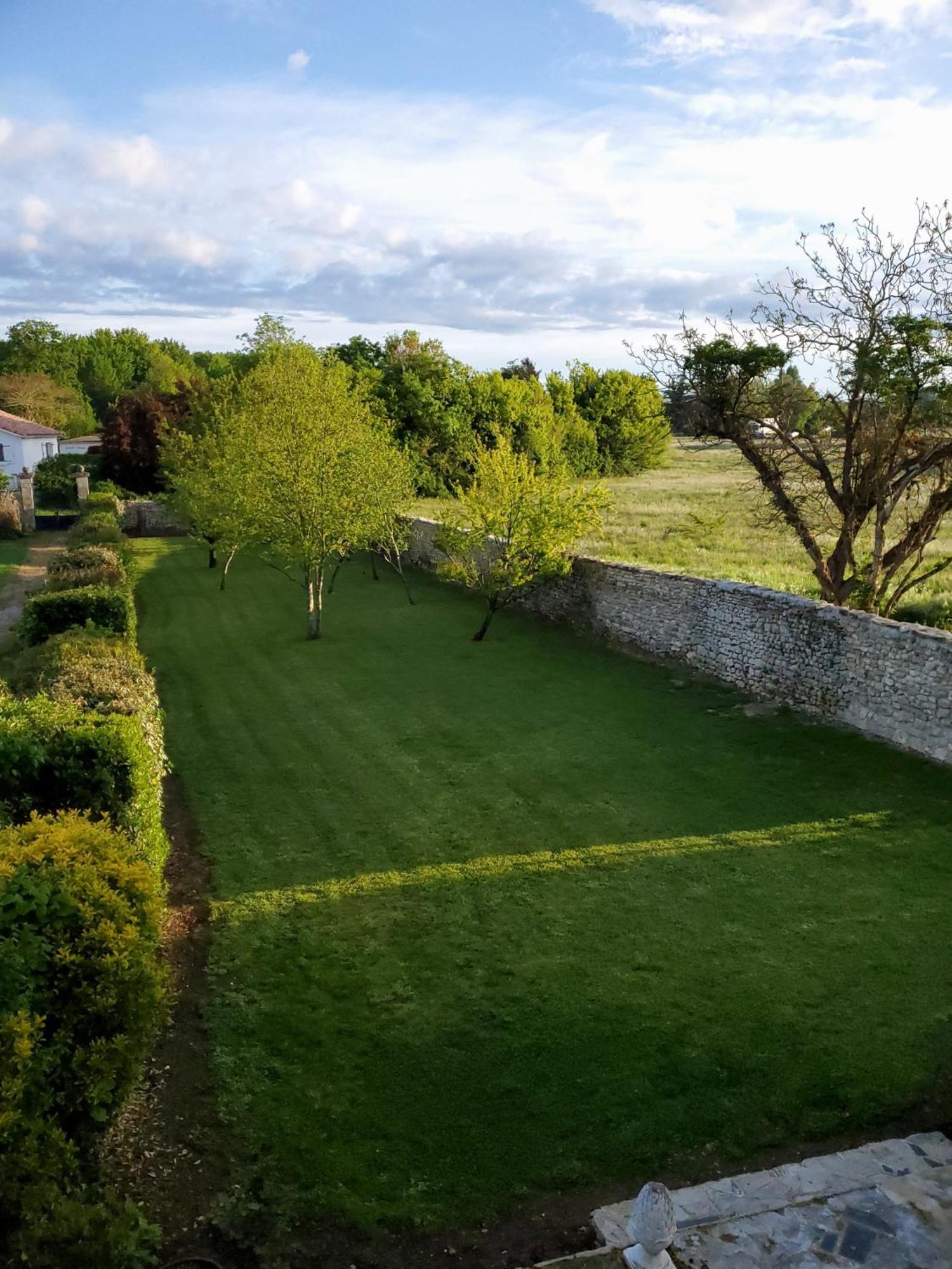 Domaine De La Gemoliere Bed & Breakfast Gemozac Luaran gambar