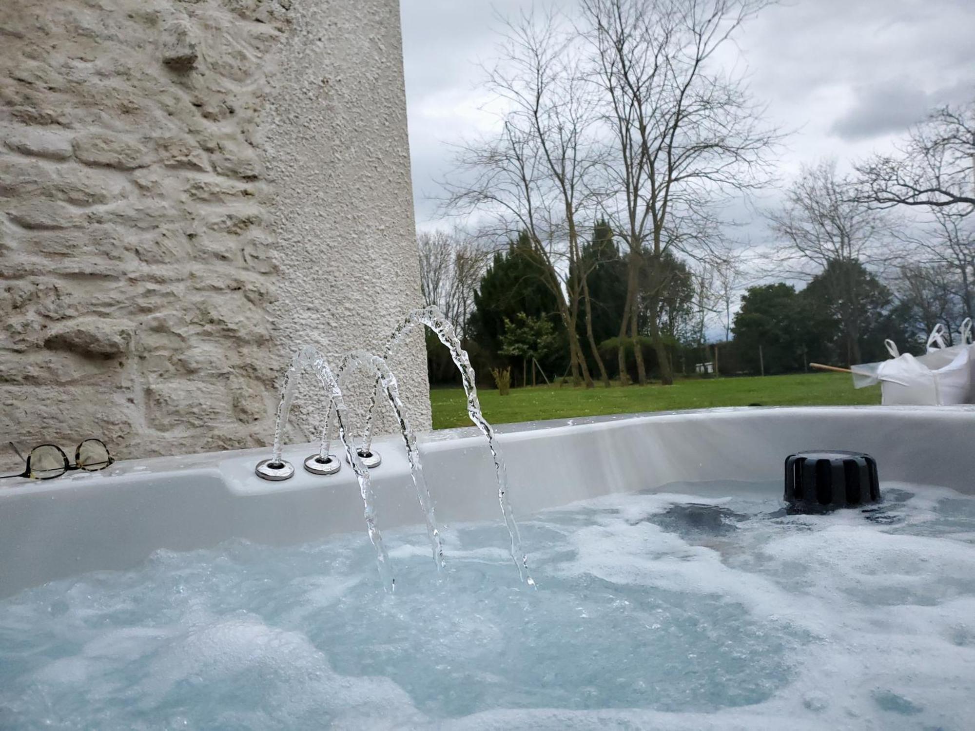 Domaine De La Gemoliere Bed & Breakfast Gemozac Luaran gambar