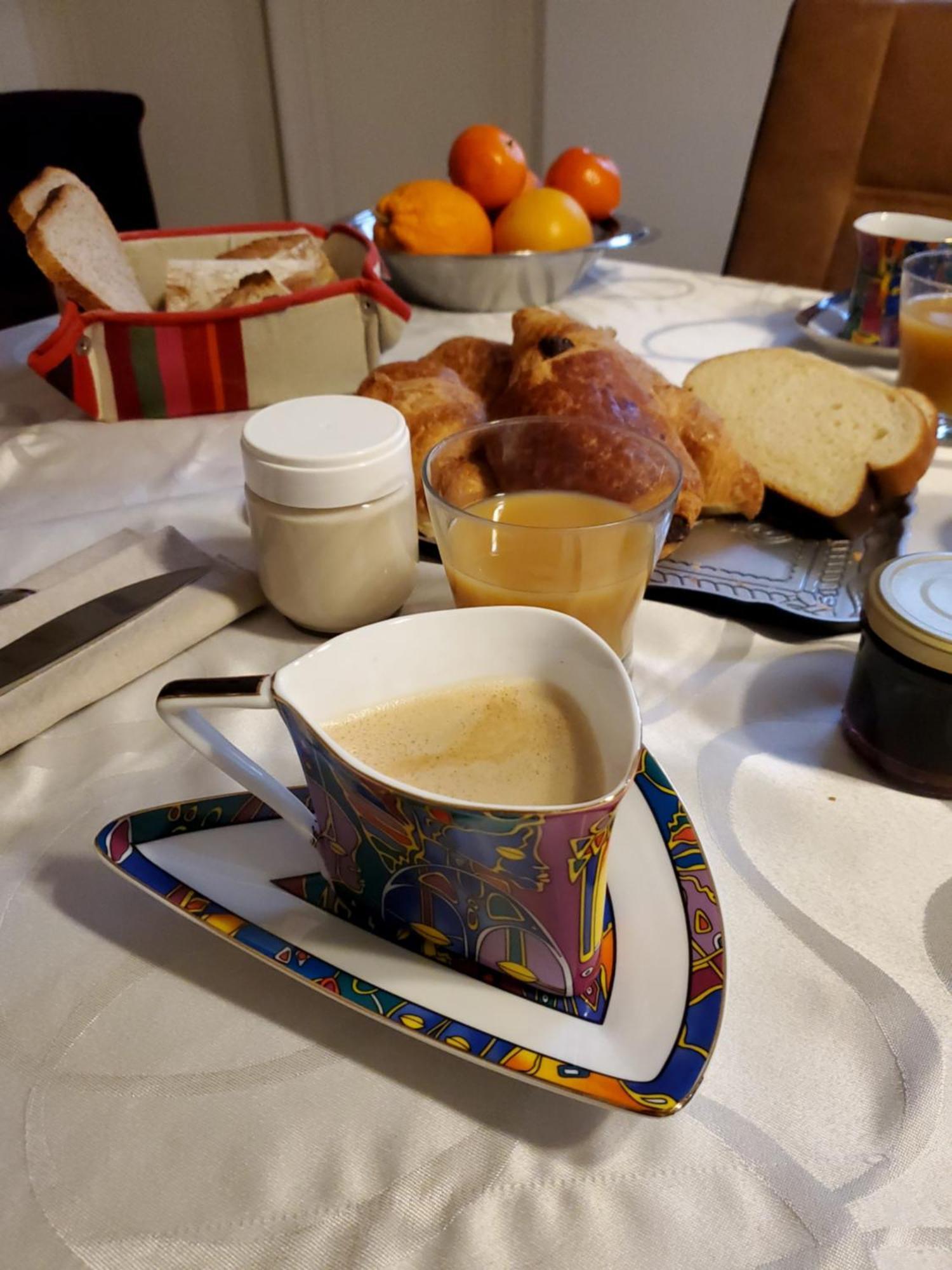 Domaine De La Gemoliere Bed & Breakfast Gemozac Luaran gambar